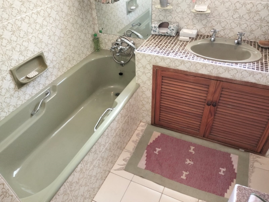 4 Bedroom Property for Sale in Flamwood North West